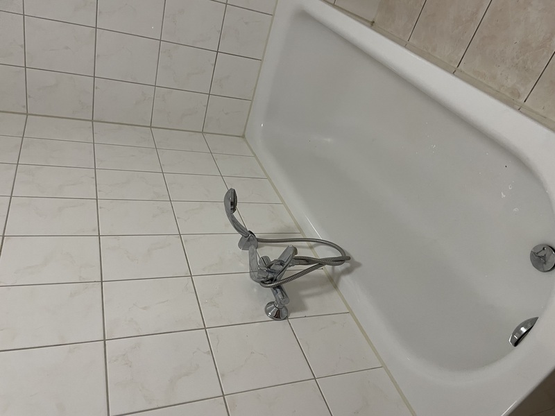Sehr geräumige, ruhige Wohnung mit Einbauküche in Götz 3 zimmer