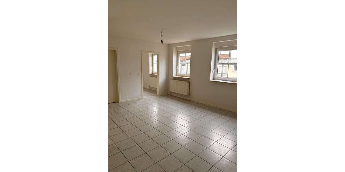 Etagenwohnung Straubing - 3 Zimmer, 75 m&sup2;, 600&euro; | Angebot:23545621