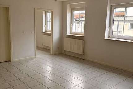 Wohnung Straubing - 3 Zimmer, 75 m&sup2;, 600&euro; | Angebot:23545621