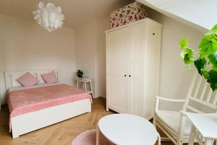 Wohnen auf Zeit Hof Altstadt - 4 Zimmer, 25 m&sup2;, 420&euro; | Angebot:25148643