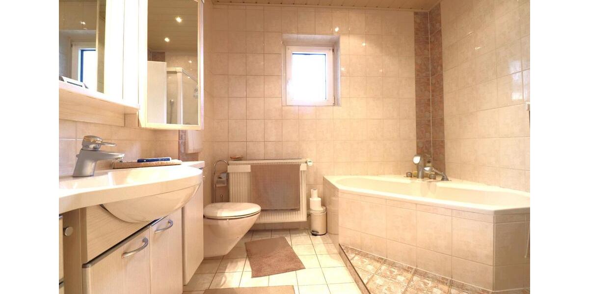 Einfamilienhaus Schwabach - 5 Zimmer, 220 m&sup2;, 2.700&euro; | Angebot:26232015