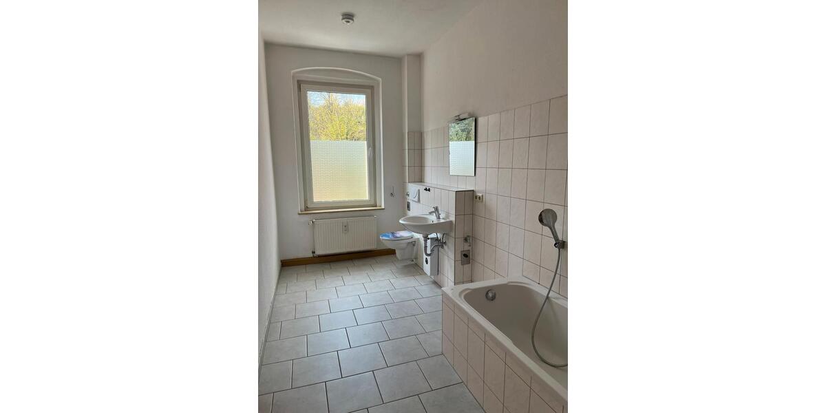 Etagenwohnung Crimmitschau - 4 Zimmer, 105 m&sup2;, 650&euro; | Angebot:25962394