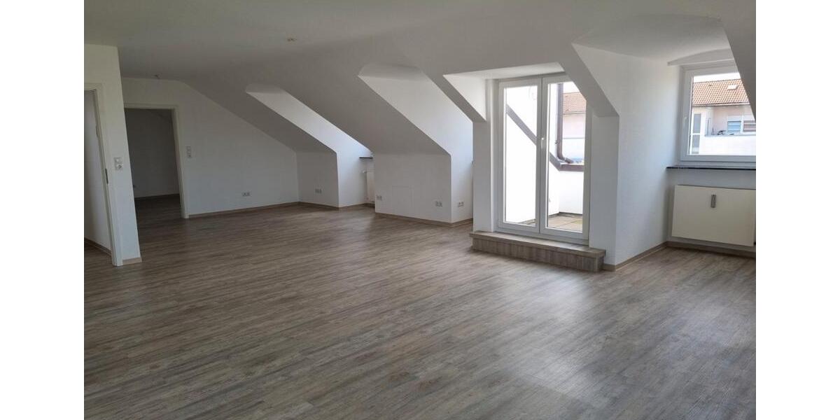 Wunderschöne Dachgeschosswohnung in Kassel-Forstfeld 3 zimmer