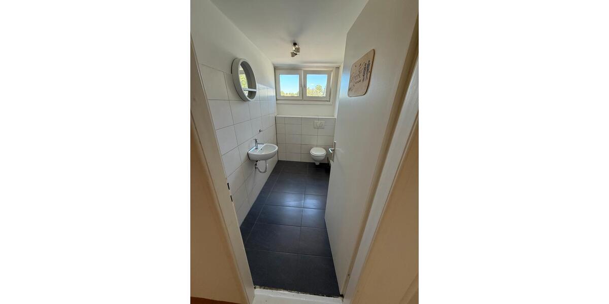 4 Zimmer Wohnung in Stadt Hof ( Studentenberg ) zu vermieten…. 4 zimmer