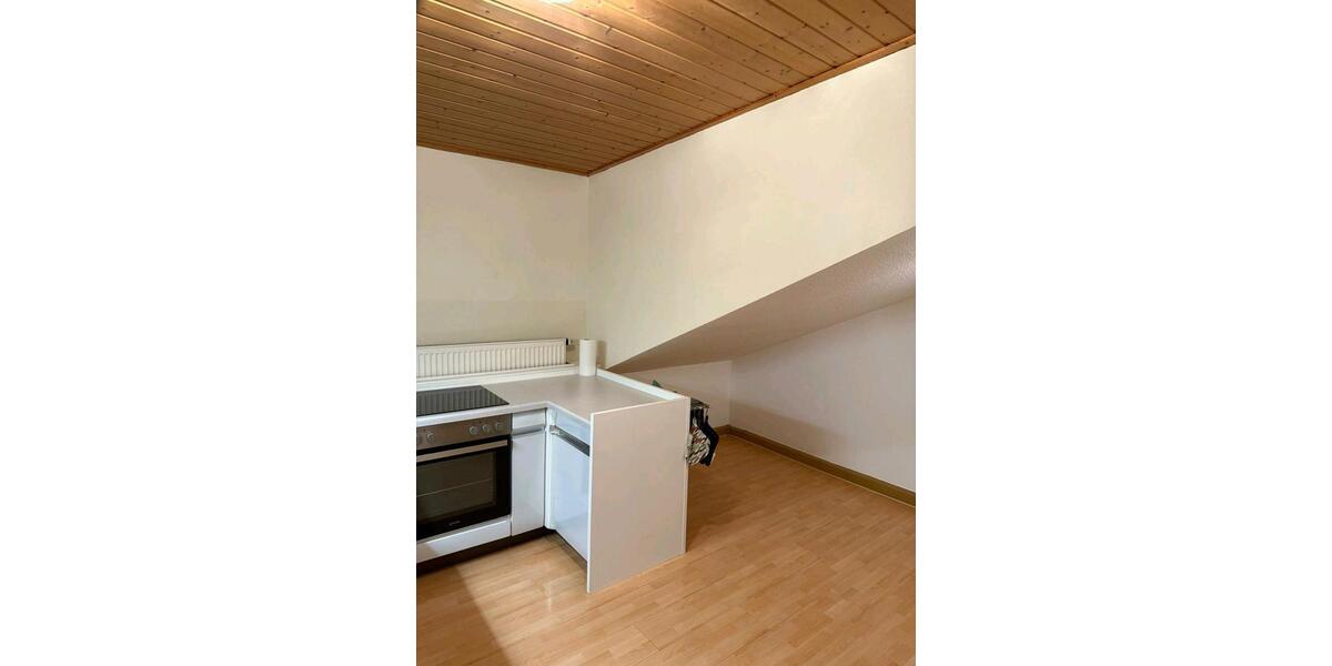 Dachgeschoßwohnung Hofbieber - 3 Zimmer, 100 m&sup2;, 850&euro; | Angebot:23717072