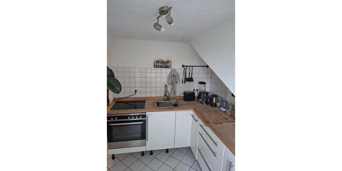Dachgeschoßwohnung Essen Stadtbezirk III - 2 Zimmer, 43 m&sup2;, 470&euro; | Angebot:26656171