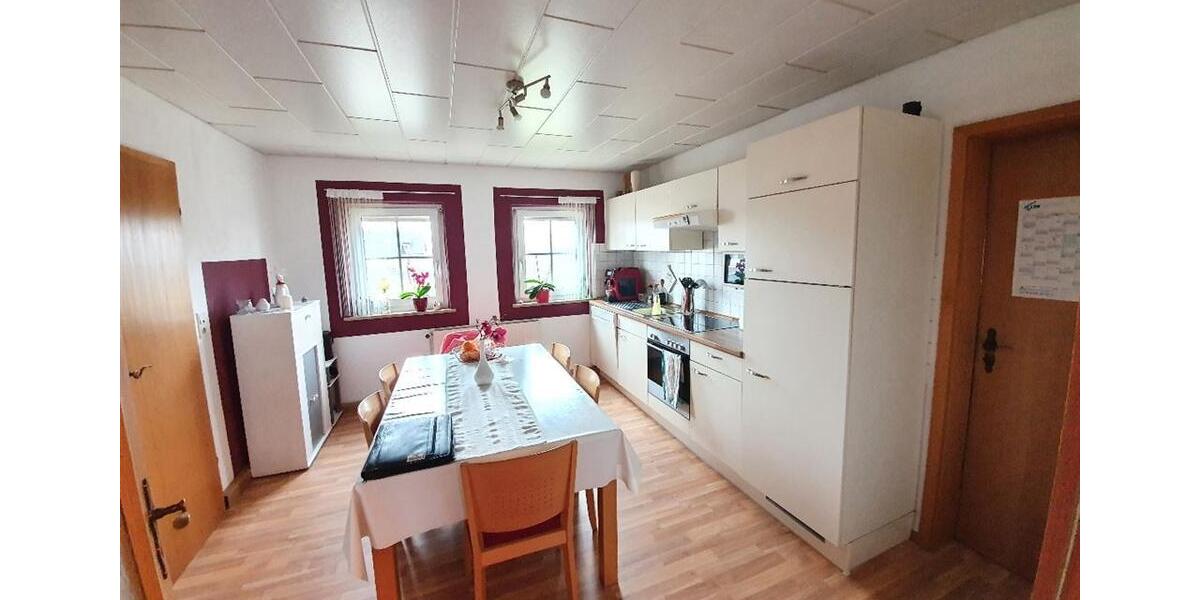 Dachgeschoßwohnung Ebensfeld - 2.5 Zimmer, 70 m&sup2;, 490&euro; | Angebot:26253186