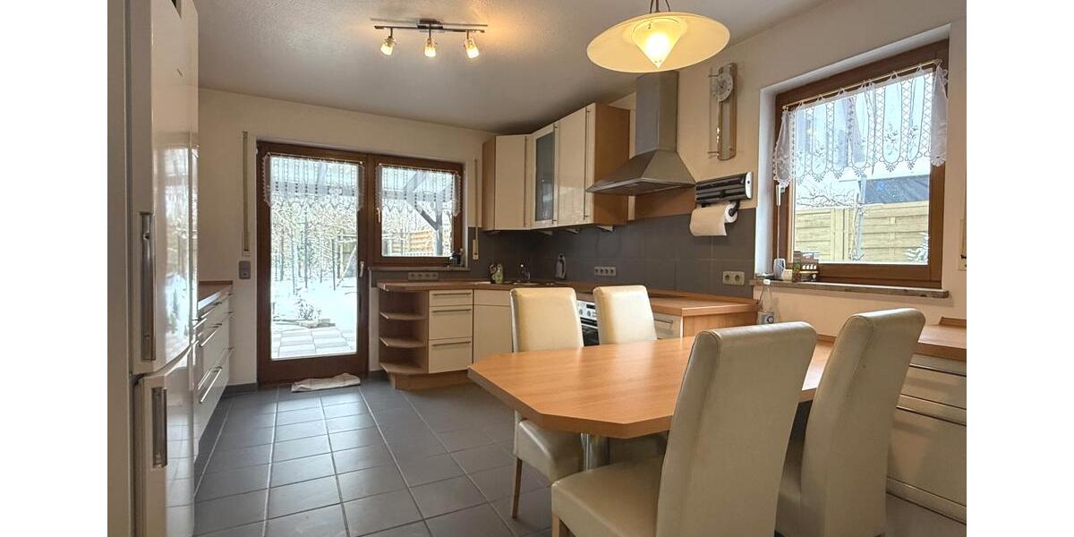 Einfamilienhaus Nürnberg Holzheim - 6 Zimmer, 200 m&sup2;, 2.200&euro; | Angebot:24791846