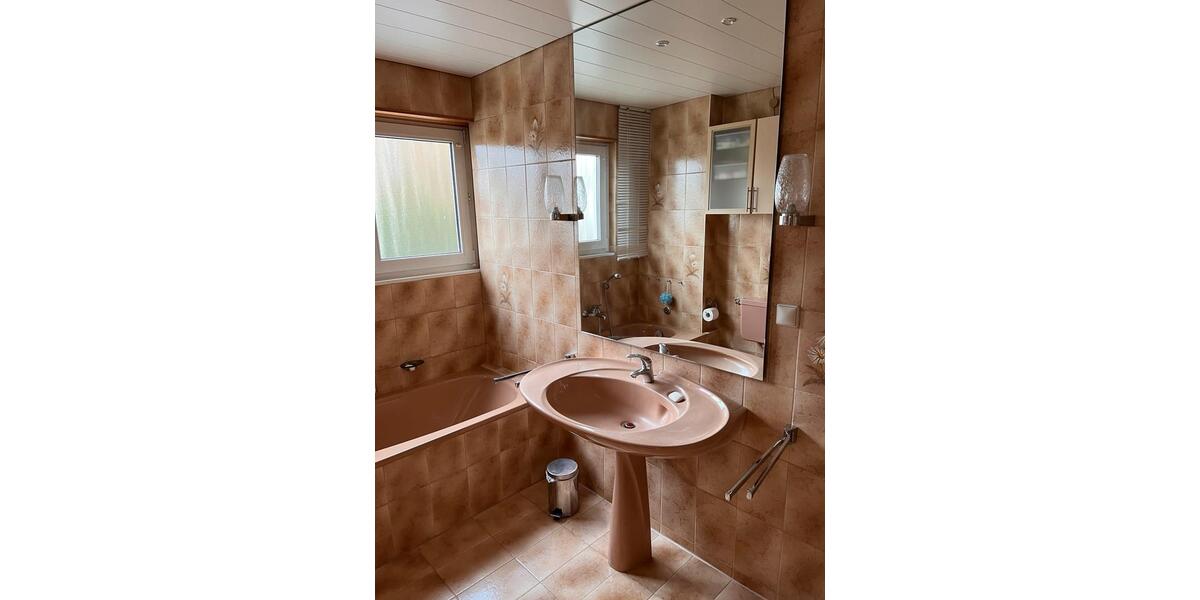 Reihenhaus zu vermieten in Wiesbaden Kloppenheim 4 zimmer