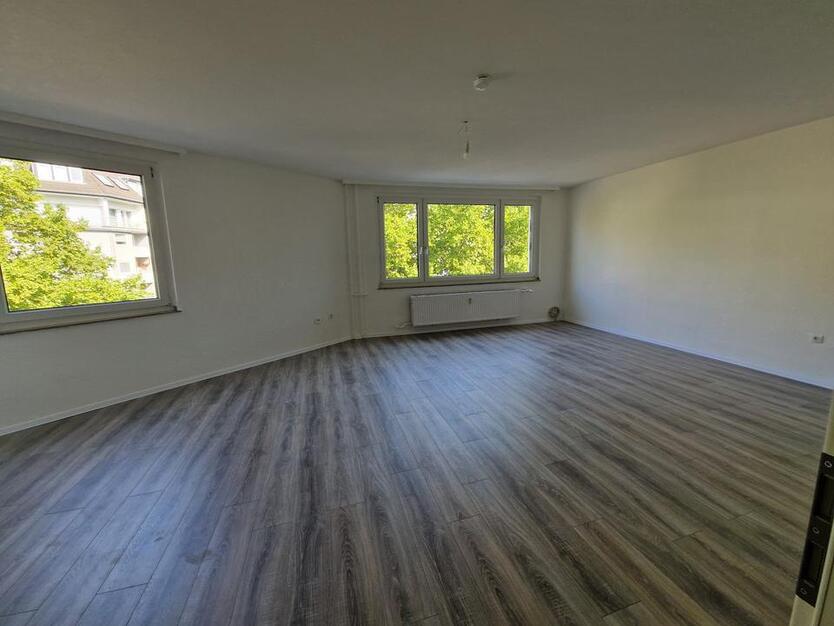 Frisch renoviert! 1- Zimmer-Apartment in bester Lage!