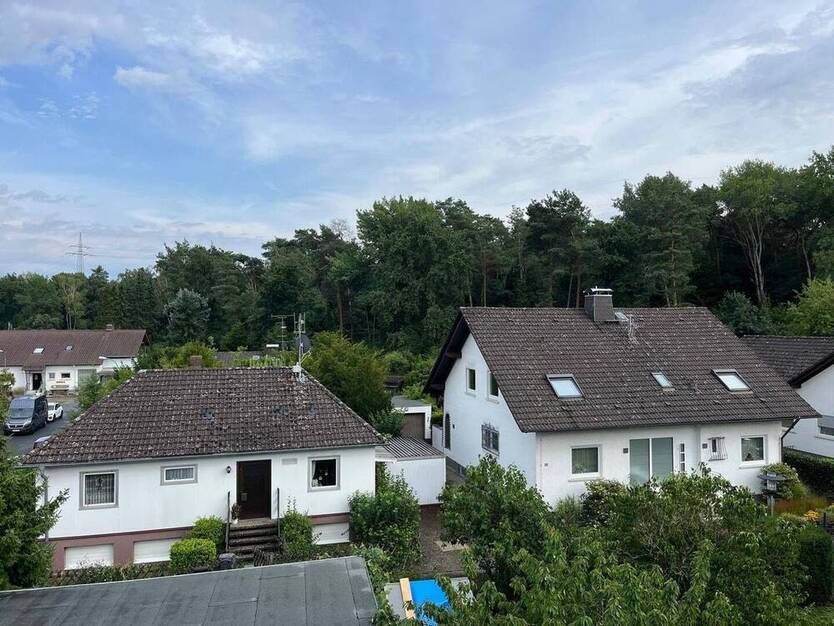 Mühlheim-Lämmerspiel, großzügige 2-Zi-DG-Whg.,gr, Balkon, 65m2,Waldnähe