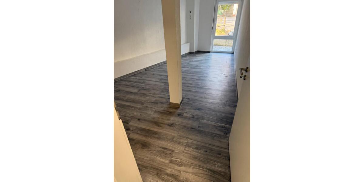 Erdgeschoßwohnung Villingen-Schwenningen Schwenningen - 4 Zimmer, 128 m&sup2;, 1.500&euro; | Angebot:26023737