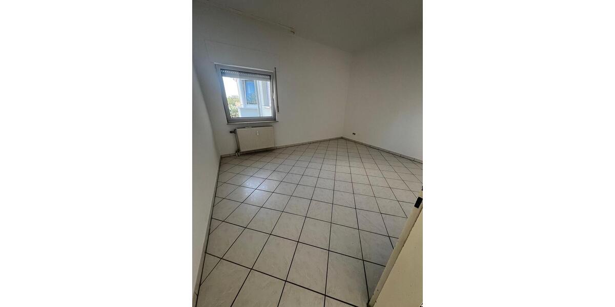 Erdgeschoßwohnung Alzey - 3.5 Zimmer, 110 m&sup2;, 1.450&euro; | Angebot:24698370