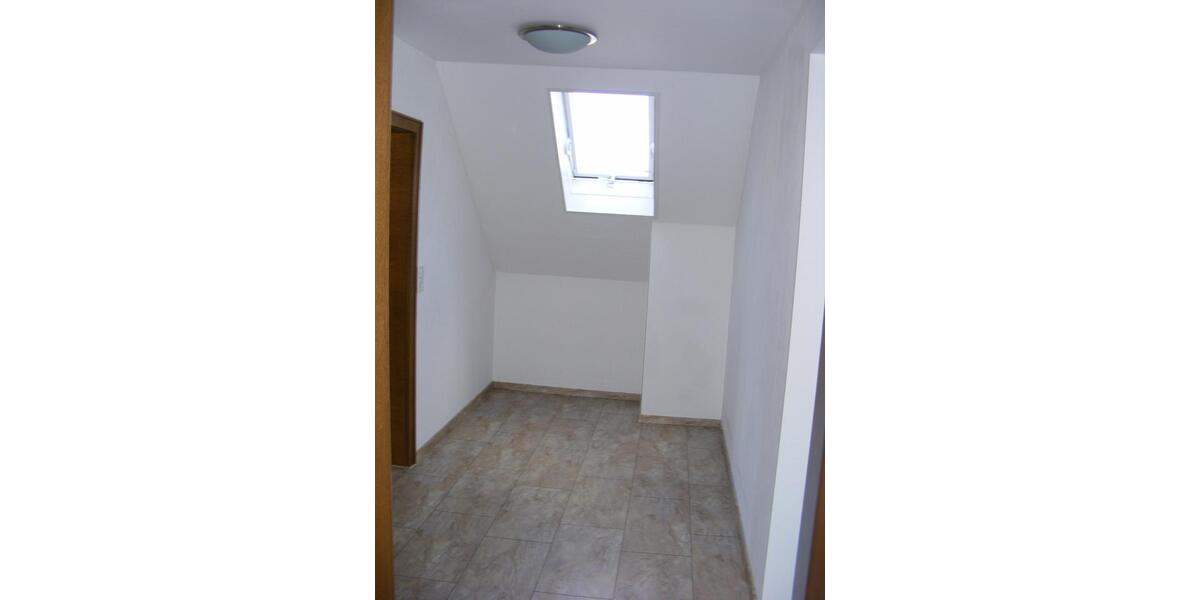 Dachgeschoßwohnung Hengersberg - 2 Zimmer, 620&euro; | Angebot:23570466