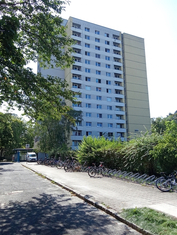 Gewerbefläche in Dresden-Strehlen ( ideal für Yoga, Fitnessstudio, Friseur oder Autovermietung) zimmer