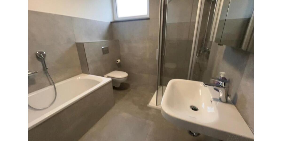 Doppelhaushälfte Zwickau - 3 Zimmer, 95 m&sup2;, 1.250&euro; | Angebot:25395037