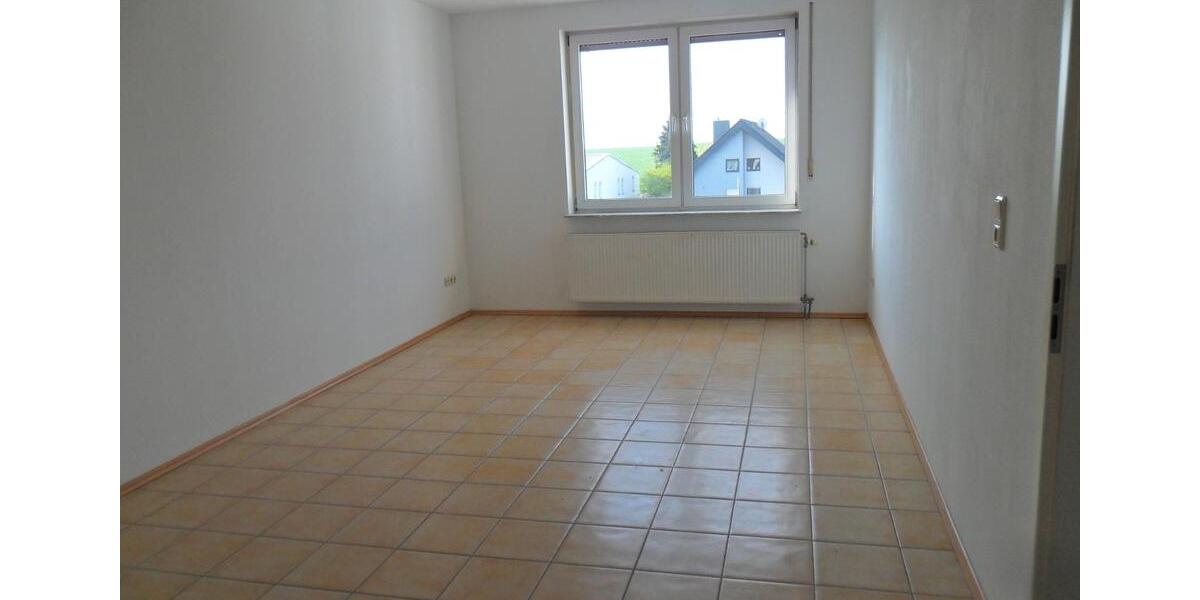 Etagenwohnung Friedberg (Hessen) - 3 Zimmer, 90 m&sup2;, 890&euro; | Angebot:26145417
