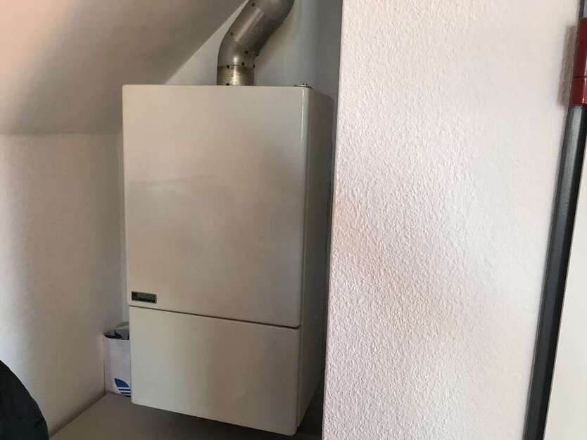 Schöne 1-RaumWohnung mit Balkon, Stpl. und EBK in ruhiger Wohnsiedlung!