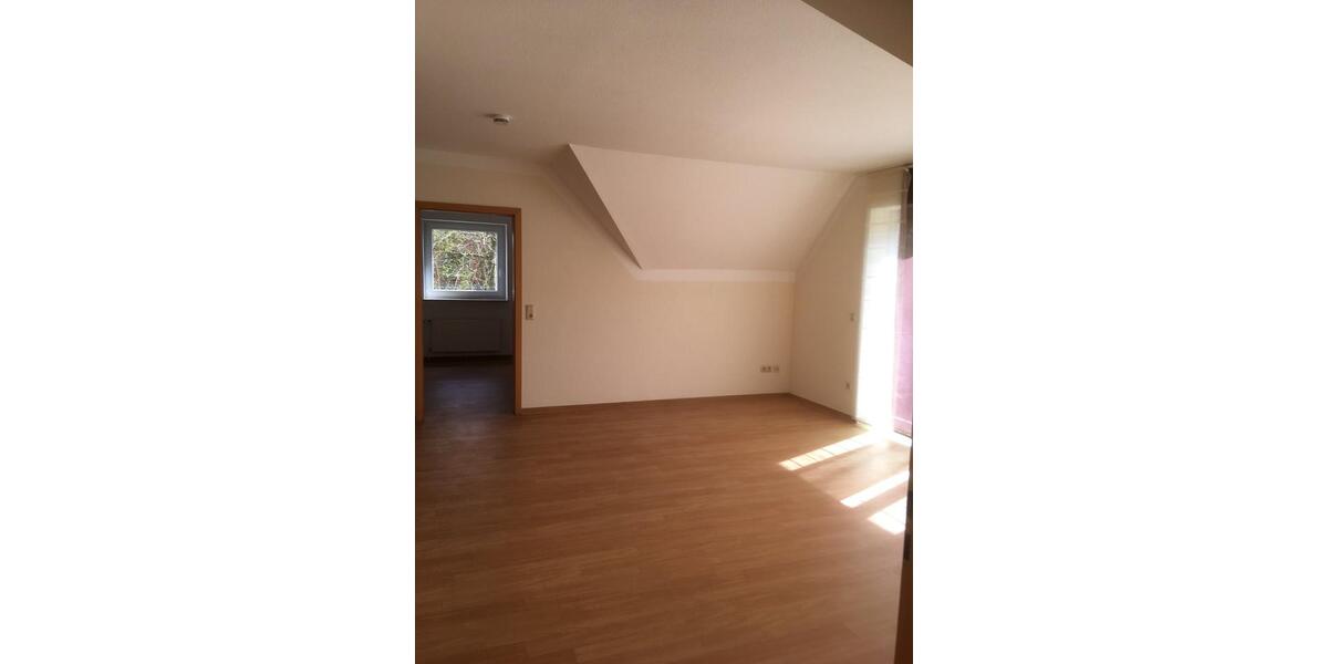 Dachgeschoßwohnung Hemmoor - 3 Zimmer, 75 m&sup2;, 690&euro; | Angebot:24611059
