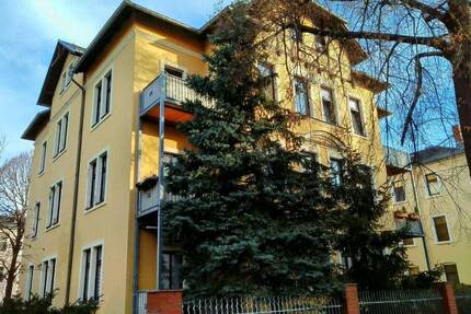 Wunderschöne Dachgeschoßwohnung in einem MFH in Heidenau zu vermieten 3 zimmer