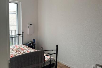 Wg Zimmer in 4 Zimmer Wohnung frei zimmer