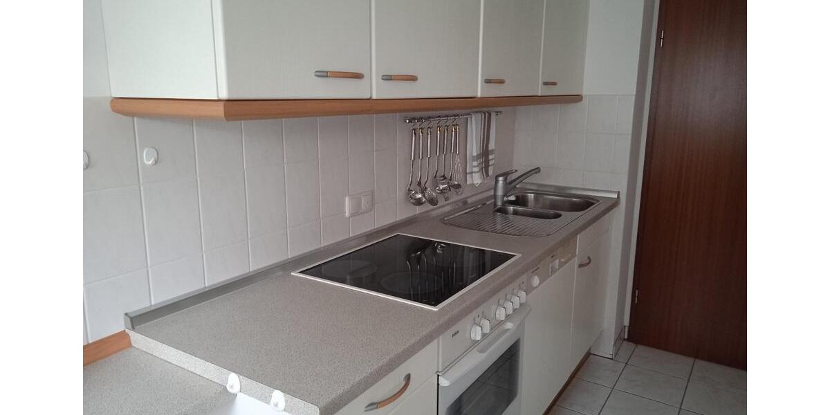 Möblierte 2-Zi. Wohnung mit Balkon und Pkw-Stellplatz 2 zimmer