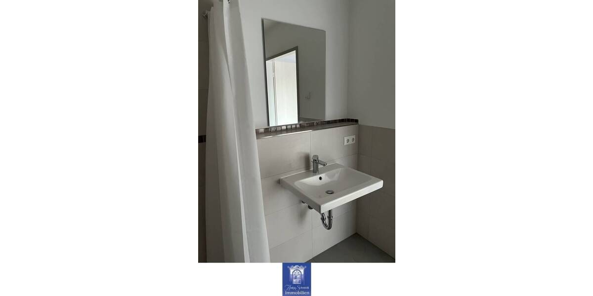 Etagenwohnung Arnsdorf - 2 Zimmer, 42 m&sup2;, 555&euro; | Angebot:25709018