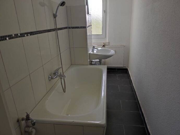 3 -Raum-Wohnung mit Balkon in Regis-Breitingen 3 zimmer