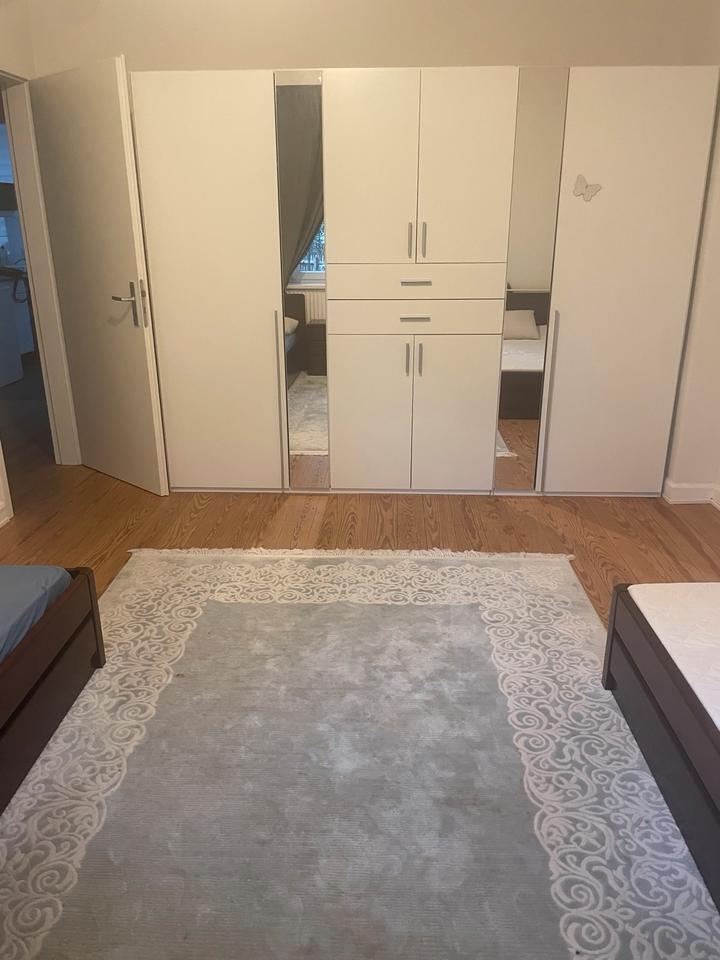WG-Zimmer für 2 Männer in Zentrum Bergedorf – 400€ pro Person zimmer