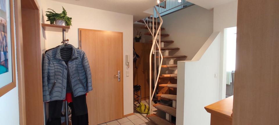 Maisonettenwohnung Niederwerrn - 5 Zimmer, 105 m&sup2;, 830&euro; | Angebot:26609484