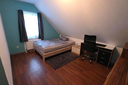 Möbliertes Zimmer in ruhiger 2er- WG 1 zimmer