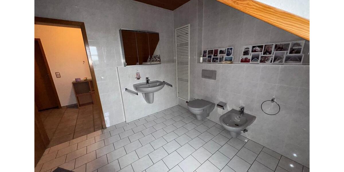 Dachgeschoßwohnung Weilmünster - 3 Zimmer, 123 m&sup2;, 900&euro; | Angebot:25944225