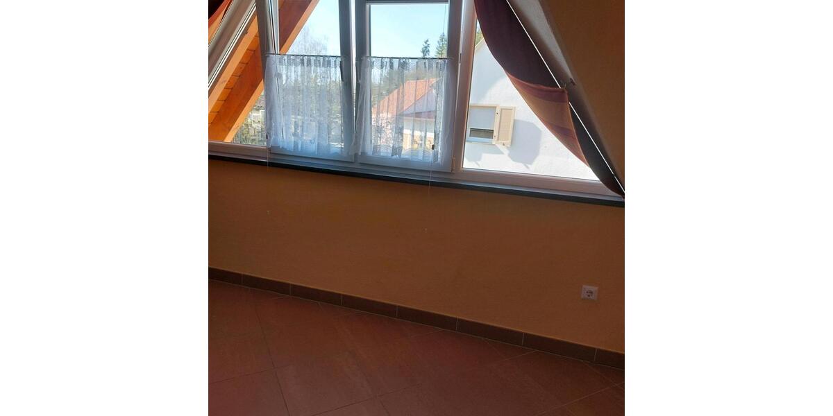 Dachgeschoßwohnung Waldböckelheim - 1 Zimmer, 60 m&sup2;, 650&euro; | Angebot:26279811