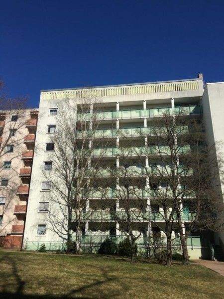 Sehr gepflegte, helle Dreizimmerwohnung - Einbauküche - Loggia - N-Wöhrd - Aufzug 3 zimmer