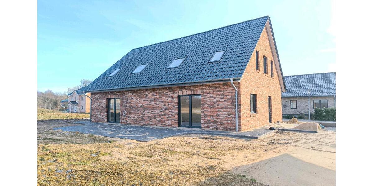 Doppelhaushälfte Heide - 4 Zimmer, 110 m&sup2;, 1.250&euro; | Angebot:24975389