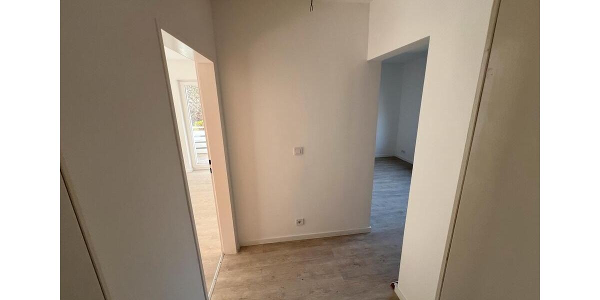 Erdgeschoßwohnung Lage - 3 Zimmer, 100 m&sup2;, 980&euro; | Angebot:25562383