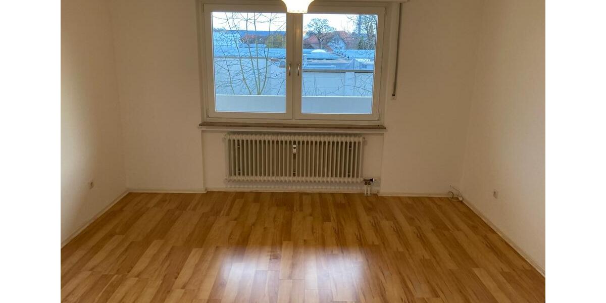 Attraktive 3 Zimmer Wohnung, plus Mansardenzimmer mit Badezimmer, 4 zimmer