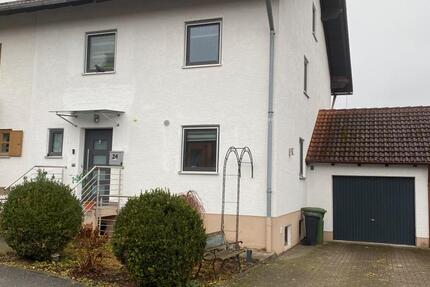 Schöne modernisierte DHH in Top Lage 6 zimmer