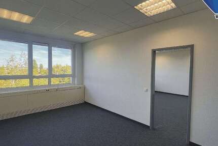 Büro in Magdeburg 451,71 € 47.35 m² zimmer
