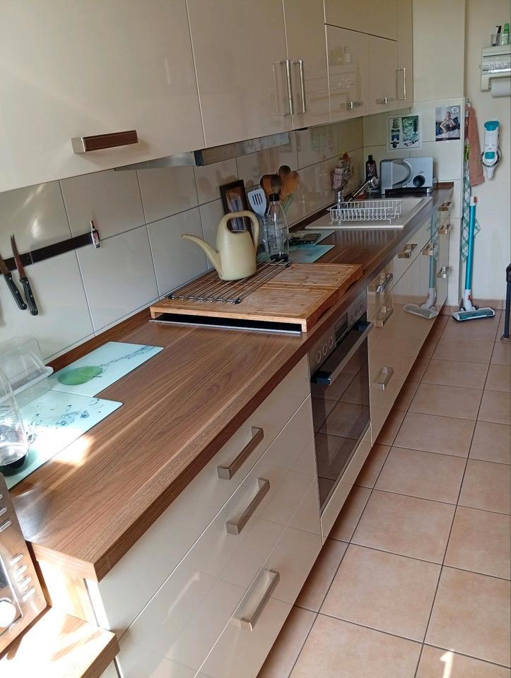 2 Raum Wohnung Küche und Badmöbel Finow