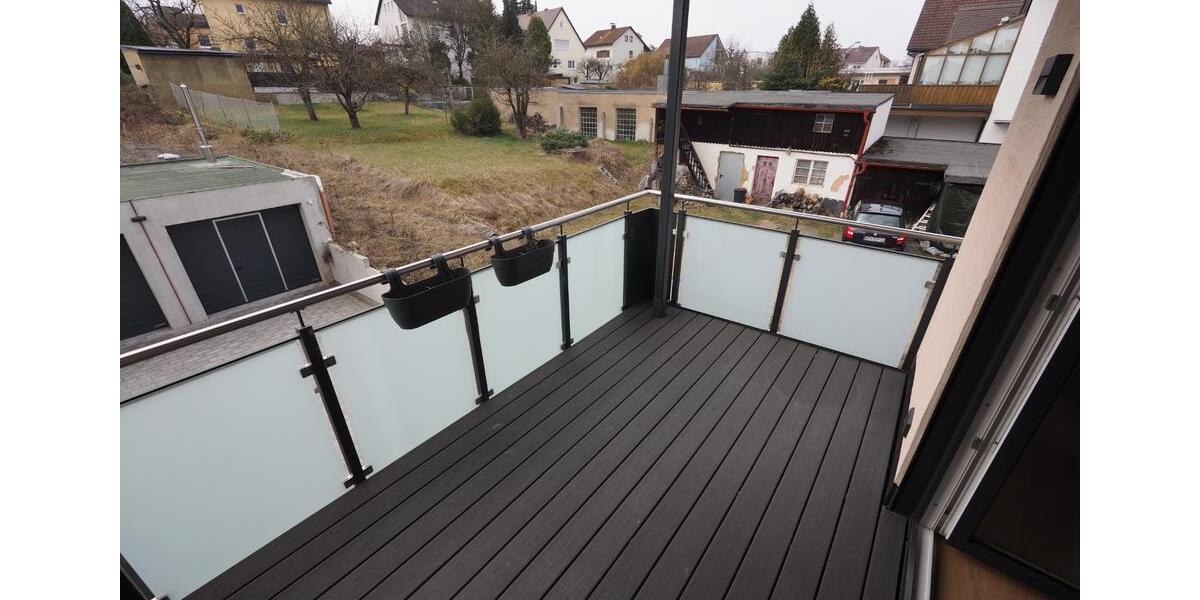 Dachgeschoßwohnung Weiden in der Oberpfalz - 3 Zimmer, 92 m&sup2;, 1.150&euro; | Angebot:25839193