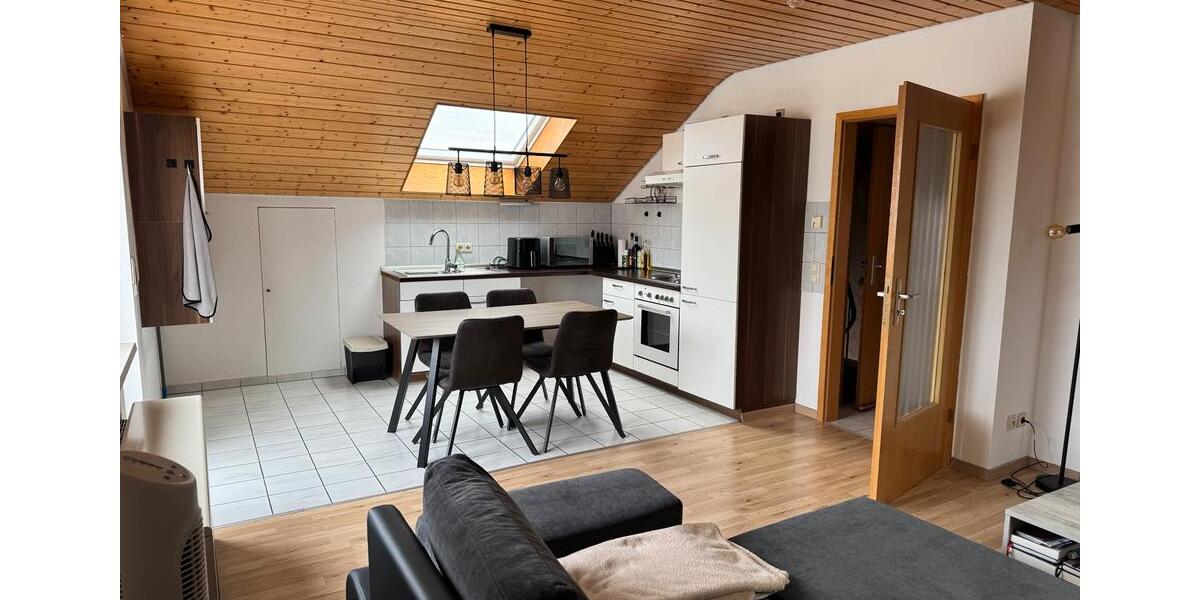 Dachgeschoßwohnung Kirchardt - 3 Zimmer, 75 m&sup2;, 640&euro; | Angebot:25892371