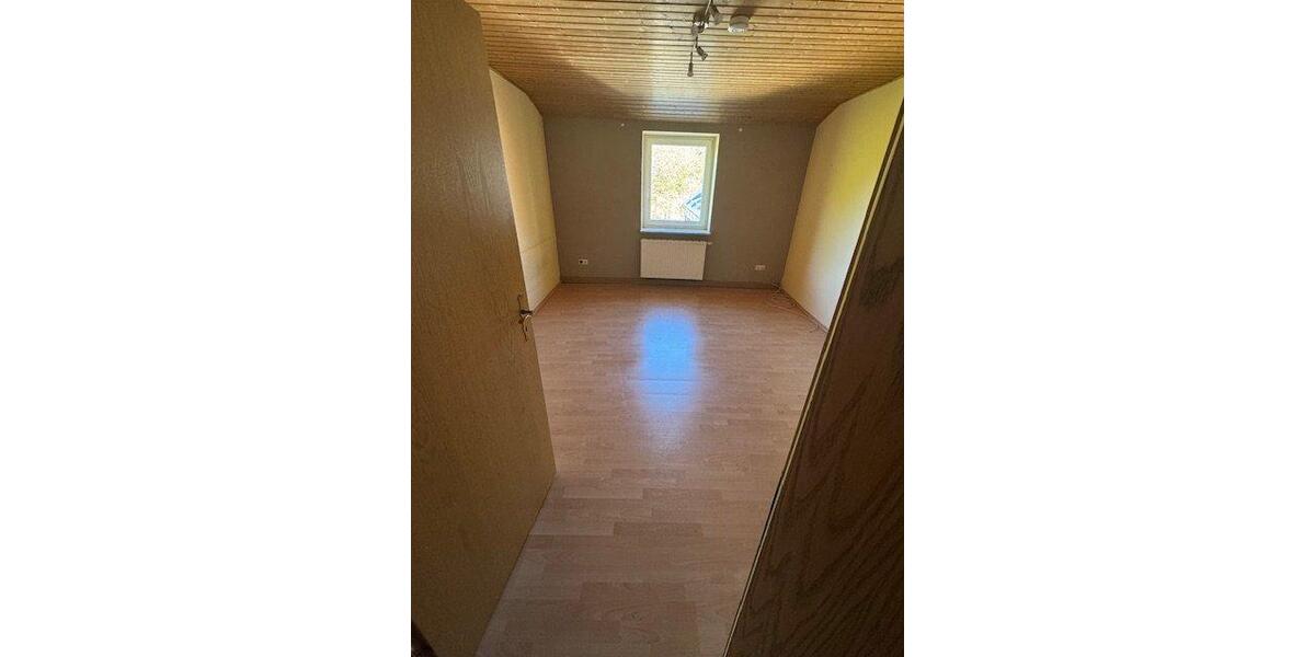 Etagenwohnung Flossenbürg - 3 Zimmer, 94 m&sup2;, 470&euro; | Angebot:26413597