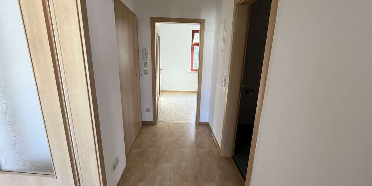 Etagenwohnung Hainichen - 2 Zimmer, 46 m&sup2;, 303&euro; | Angebot:25986923