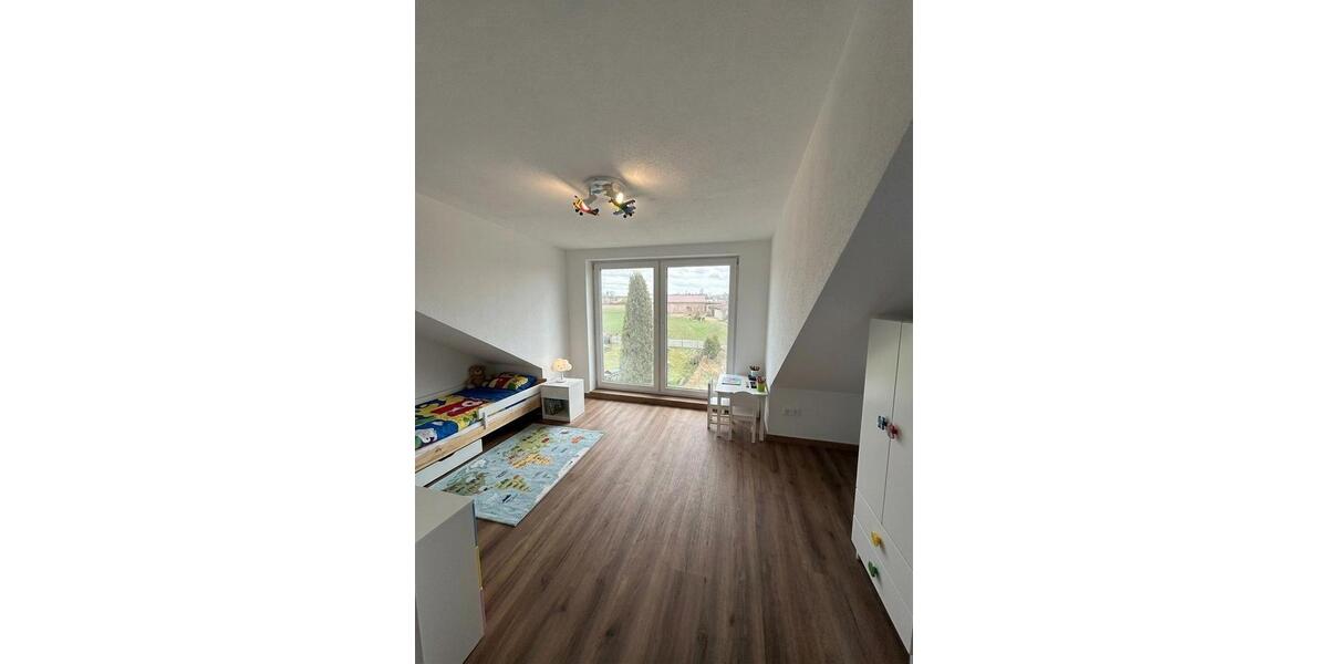 Dachgeschoßwohnung Lauingen (Donau) - 3.5 Zimmer, 93 m&sup2;, 1.160&euro; | Angebot:26050411