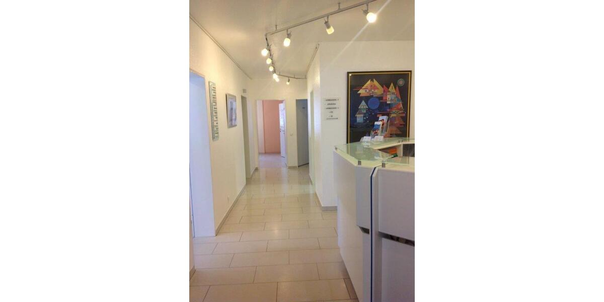 Praxis-Bürofläche 150–300 m² | auch Teilvermietung zimmer