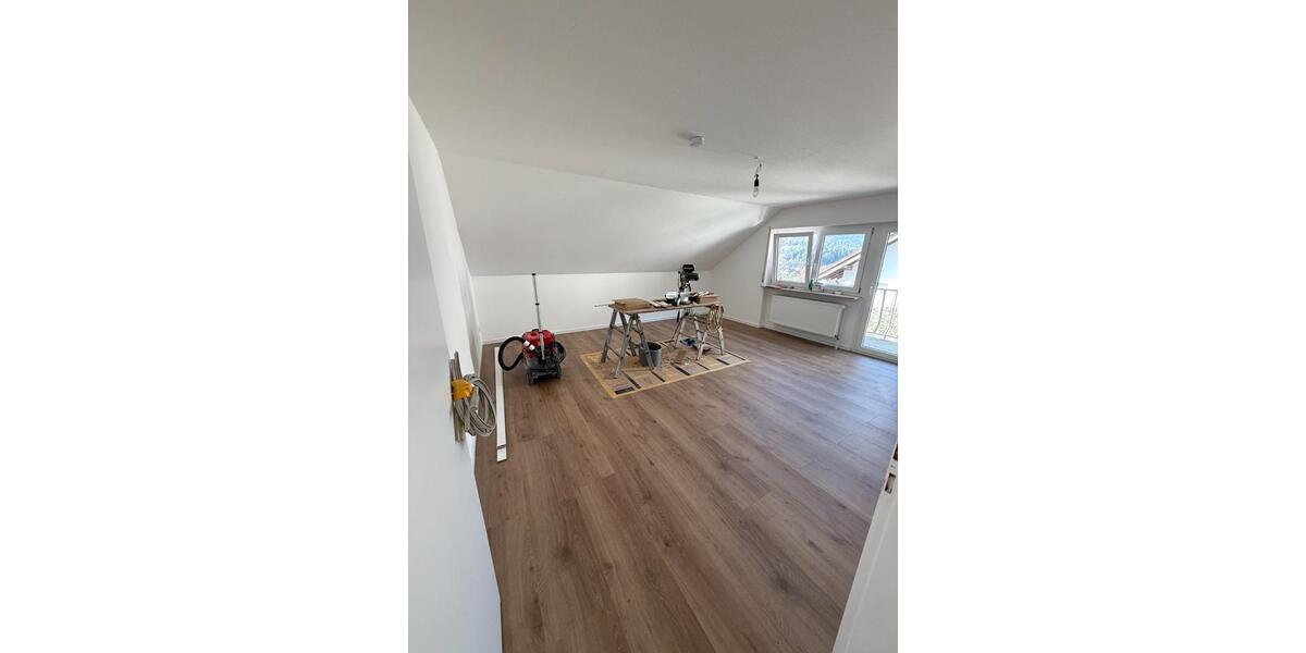 Dachgeschoßwohnung Laudenbach - 3 Zimmer, 77 m&sup2;, 1.450&euro; | Angebot:25805710