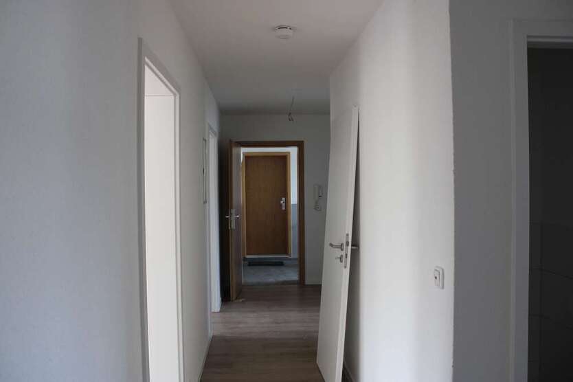 ruhige 4 Zimmer-Wohnung im Hinterhaus ***frisch renoviert*** mit Balkon