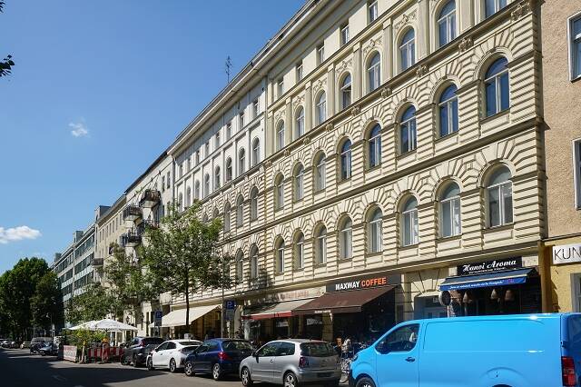 Charaktervolle und großzügige AltbauWohnung mit teilgewerblicher Nutzung