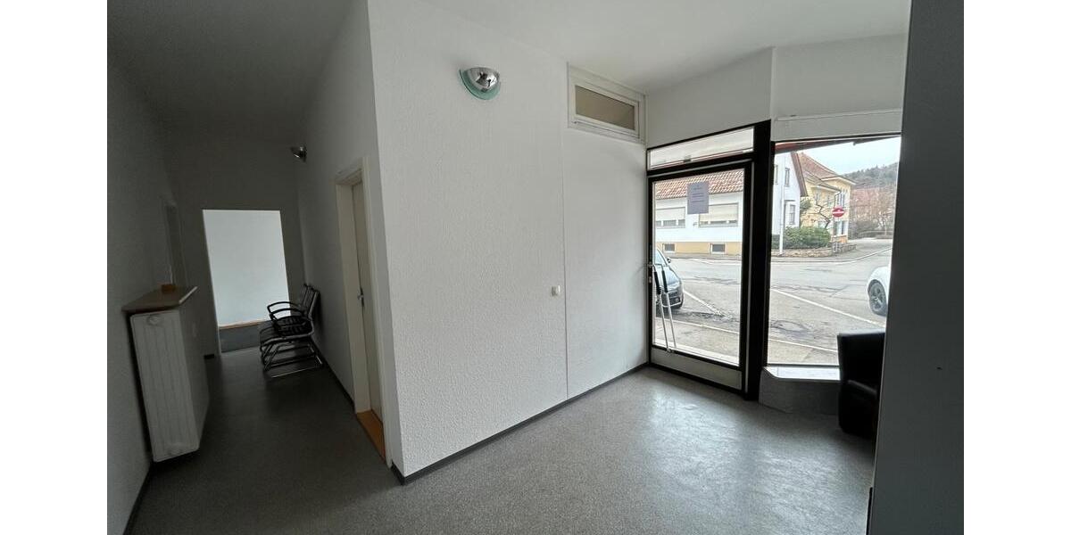 Erdgeschoßwohnung Balingen - 4 Zimmer, 98 m&sup2;, 900&euro; | Angebot:25173154